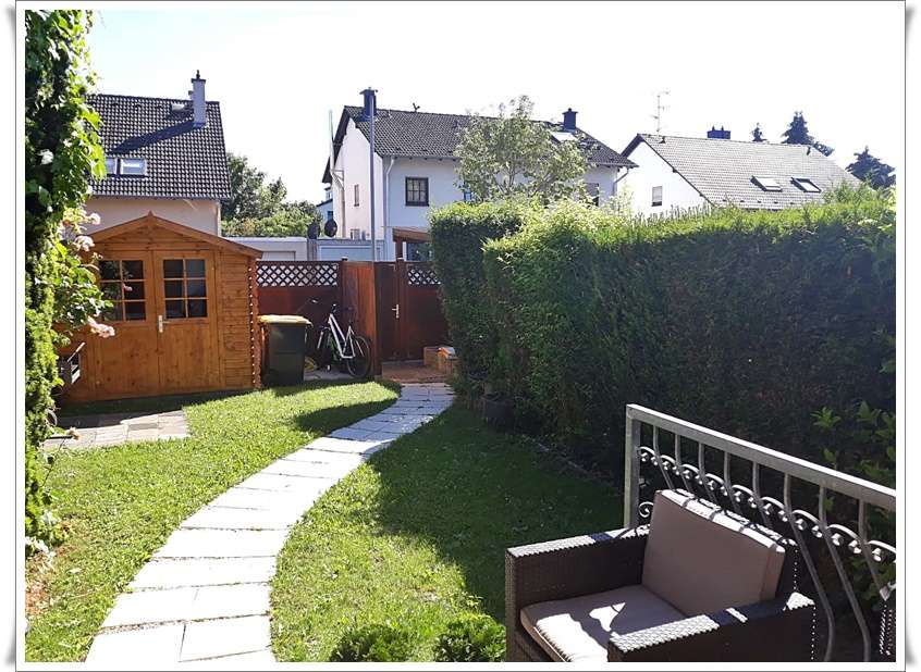 Außergewöhnliche 3 Zimmer Maisonette Wohnung mit Garten, 2 Pkw-Stellplätzen und vieles mehr