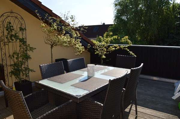 Eine außergewöhnliche 3 Zi. Dachgeschosswohnung mit S/W-Loggia und Außenstellplatz