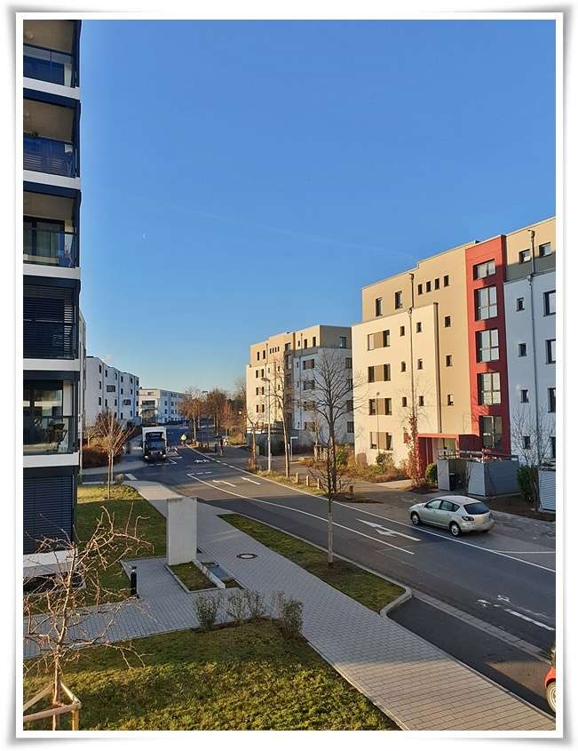 Stilvolle und architektonisch wertvolle 2 Zi. Etagenwohnung mit 2x Loggia, Kellerraum + TG zu verm.