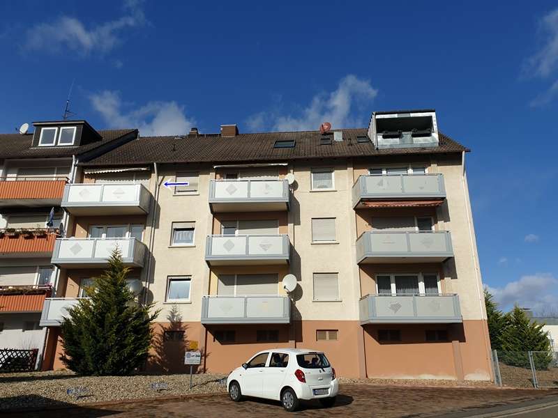 Wunderschöne 3 Zi-Etagenwohnung mit 2xBalkone frei ab sofort