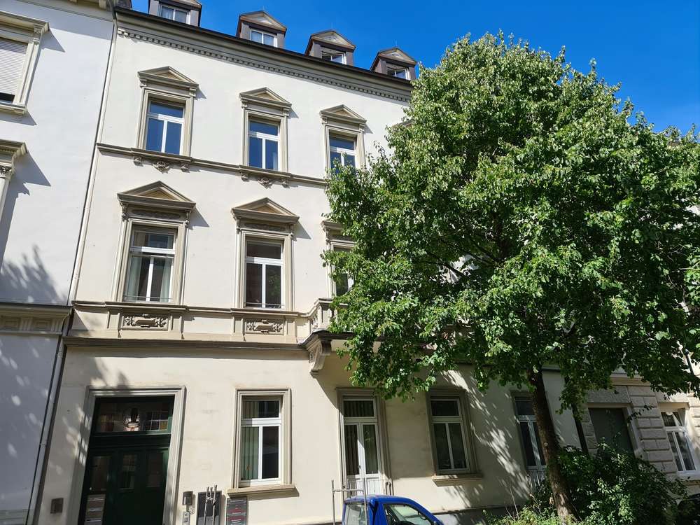 2 Zi. Dachgeschoss Wohnung -Wohnen in zentraler Innenstadt Lage