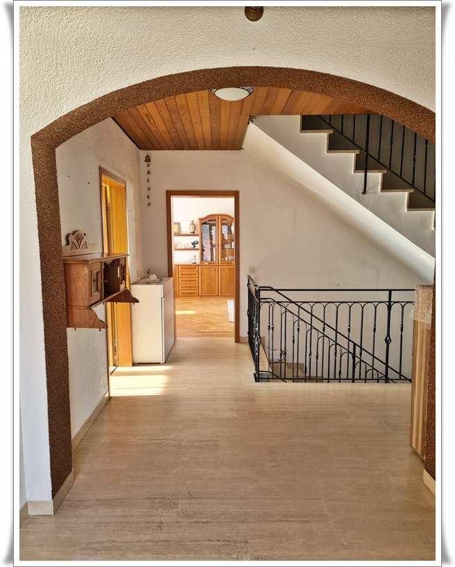 8 Zi. Einfamilienhaus mit ELW , großer Garten und vieles mehr - Nähe Naturschutzgebiet