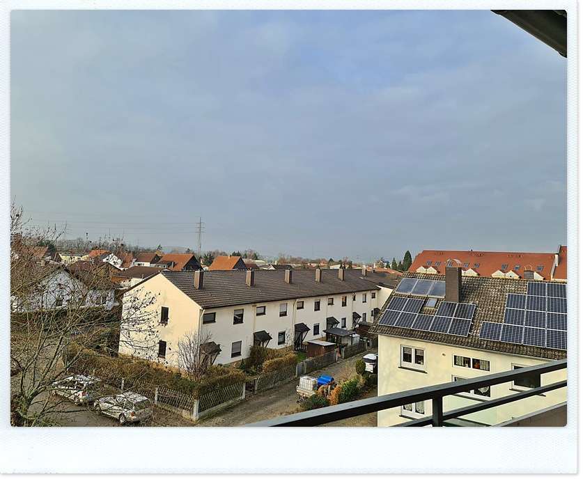 3 Zi. Etagenwohnung mit Balkon und PKW Außenstellplatz in ruhiger Anliegerstr. frei ab 1.Mai.2021