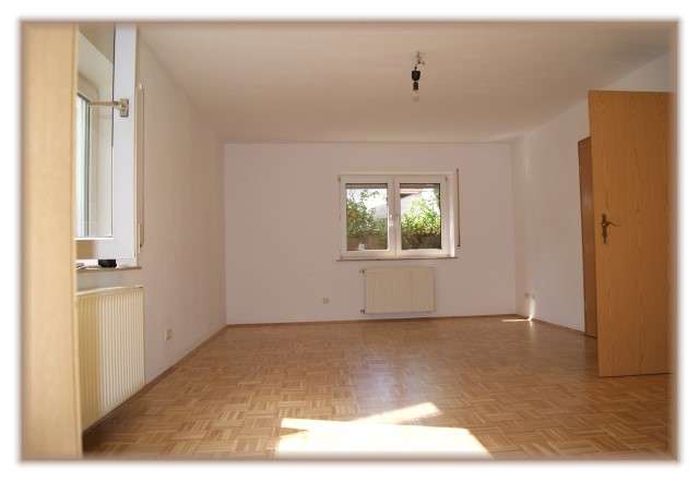 3 Zimmer Souterrainwohnung mit Freisitz und PKW-Außenstellplatz in ruhiger Wohnlage