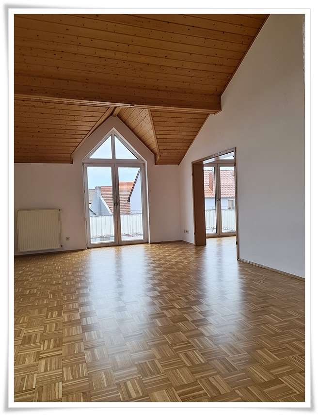Wunderschöne 3 Zi.KBB Dachgeschosswohnung- frei ab sofort