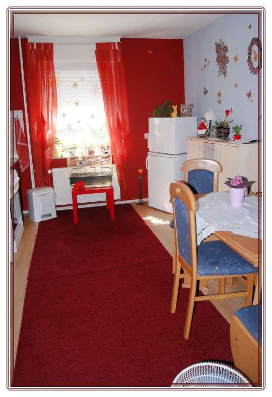 Zentrale Lage ! 2 Zi. Etagenwohnung incl. Pkw-Außenstellplatz frei ab 1.7.2022