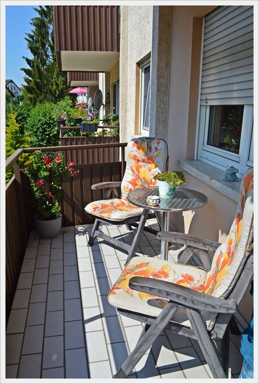Schöne 2 Zi-Hochparterrewohnung mit 2 Balkone und Garage frei ab 01..08.2022