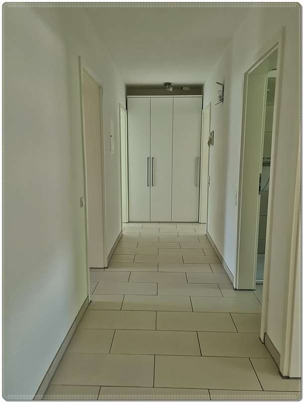 Zentrale und Ruhige Lage in der Oppenheimer Neustadt!  4 Zi. Whg mit Tgl. Bad, Balkon, Garage u.v.m
