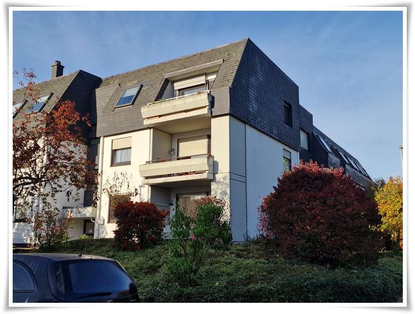 Tolle geschnittene 2 Zi. Hochparterrewohnung mit EBK, Kellerraum und TG