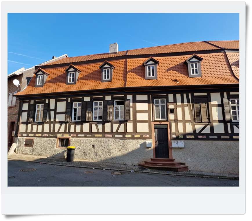 Stattliches spätbarockes Wohnhaus komplett saniert mit 3 Wohneinheiten zu verkaufen