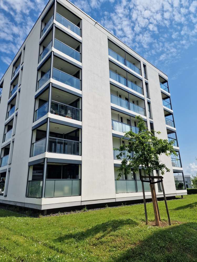 Kapitalanleger gesucht+++++Stilvolle 2 Zi. Hochparterre Wohnung mit EBK, 2x Loggia, Kellerraum + TG.