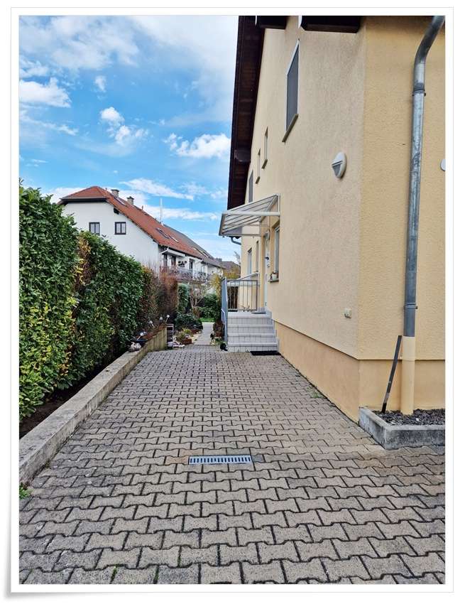 4 Zi. Whg. mit Tgl. Bad, Gäste WC, Balkon u.v.m ***frei ab 1.6.2023