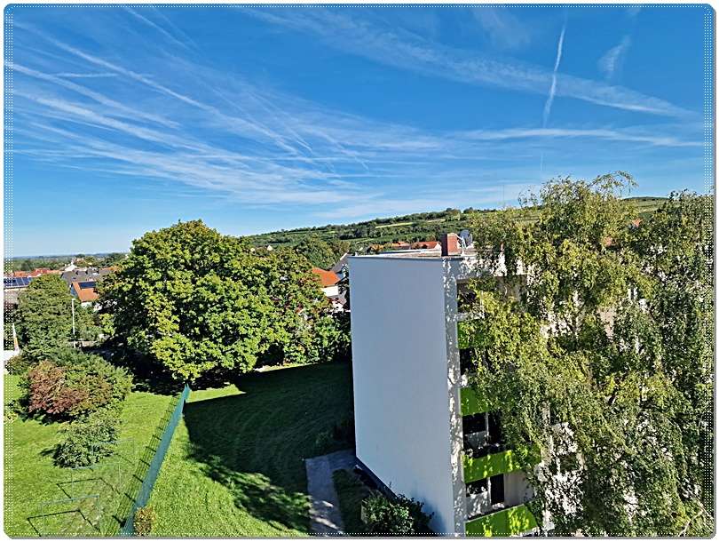 2 Zi DG Wohnung mit Loggia und Klimaanlage frei ab 01.01.2024