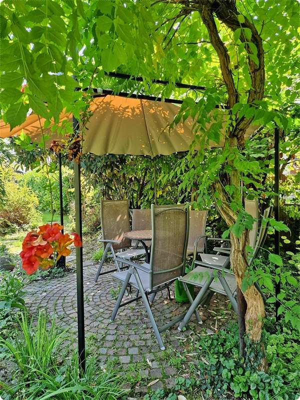Liebevoll gepflegter und großzügiger Bungalow mit gr. Grd, Vollkeller + Garage**Platz für ihre Ideen