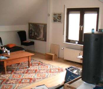 2,5 Zimmer Dachgeschoss Wohnung frei ab 1.04.2012 ***Feldrandlage*** 