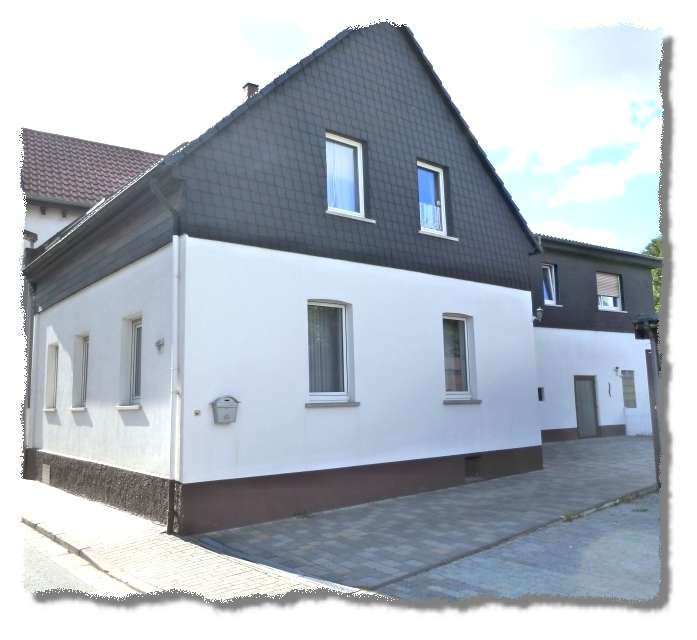 Außergewöhnliche Liegenschaft im alten Ortskern von Marienborn  - Wohnen + Arbeiten unter einem Dach