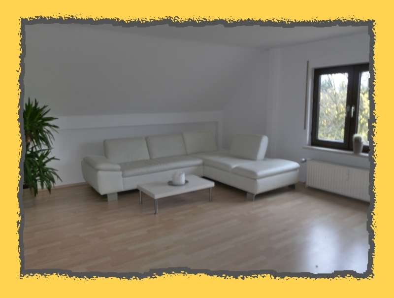 2,5 Zimmer Dachgeschoss Wohnung frei ab 1.10.2013***Feldrandlage***