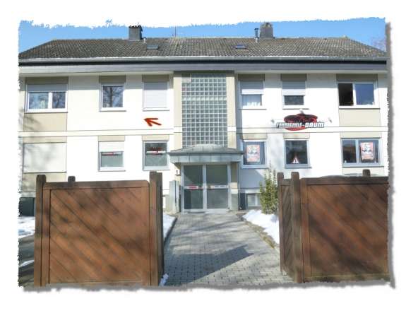 Tolle 2 Zimmer Etagenwohnung mit Tageslichtbad, gr. Balkon und Pkw-Außenstellplatz-frei ab 01.06.13