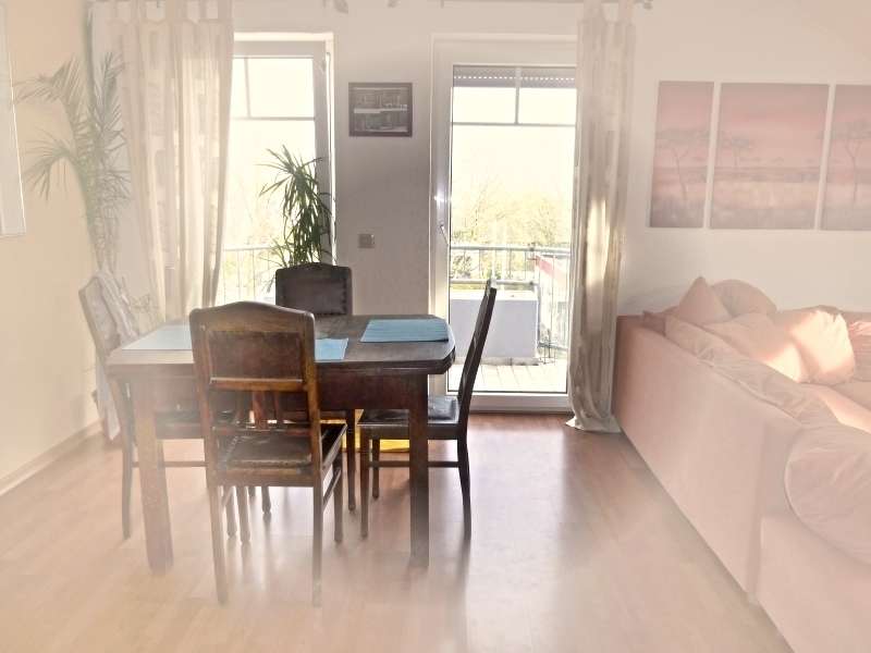 Tolle 2 Zi- Dachgeschoß Wohnung mit Süd-Balkon und Einbauküche 