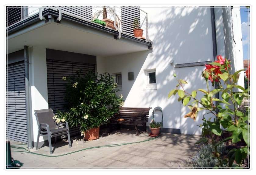 Wunderschöne Erdgeschosswohnung mit Garten und Pkw-Außenstellplatz