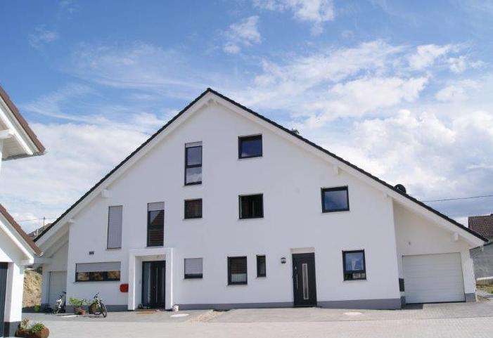 Provisionsfrei : DHH mit großer Garage in Lörzweiler