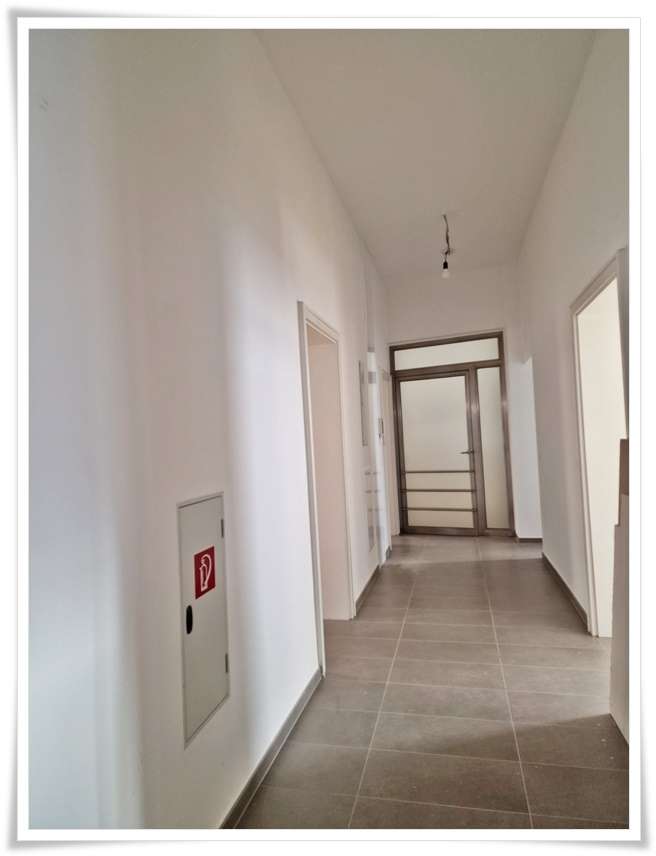 4 Zi. EG Wohnung mit gr. Terrasse in verkehrsgünstiger Lage zu vermieten.