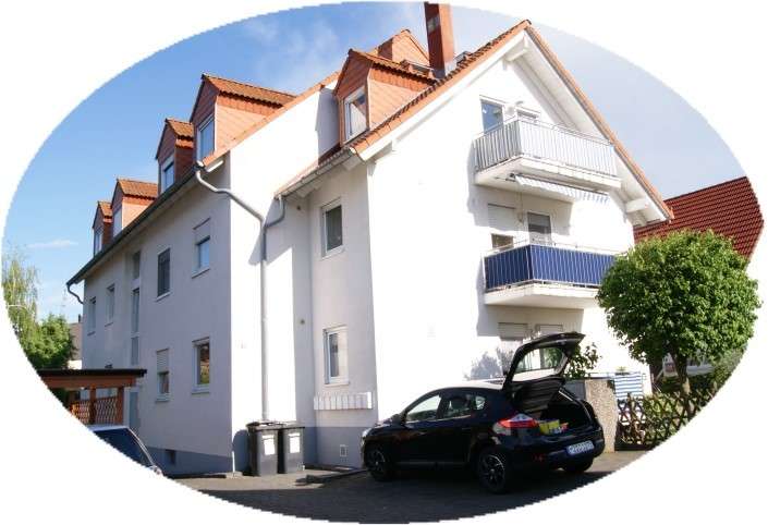 3 Zimmer Etagenwohnung mit Balkon und Tiefgaragenplätze in ruhiger und zentraler Lage