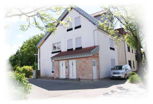 Helle 3 Zi –Nichtraucher- Maisonettewohnung kompl.saniert mit EBK,Garage und Stellplatz frei ab 1.7.