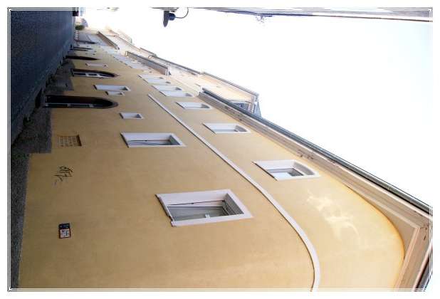 3 ZiKB. im 1.OG, in ruhigem 7 Familienhaus, auch ideal als WG.- Wohnung geeignet