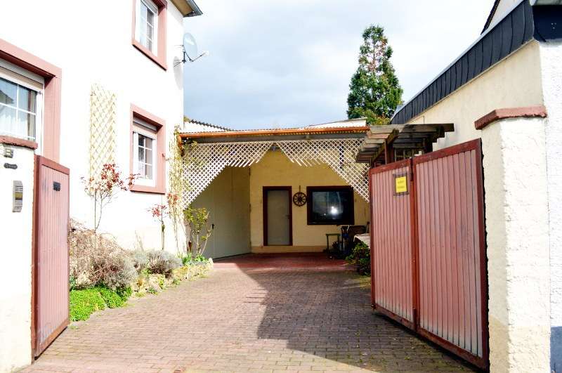 Seltenheit !!! Wohnen und arbeiten vereint. 5 Zi. –EFH freistehen inkl. Halle und Garage