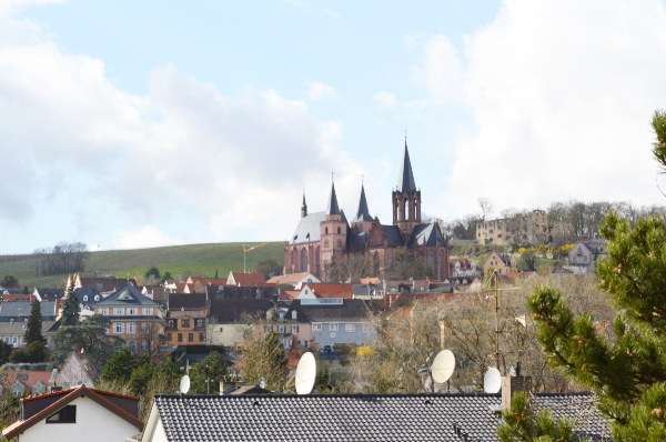 Schicke 3 Zimmer Wohnung mit EBK und zwei Balkone und tollen Ausblick