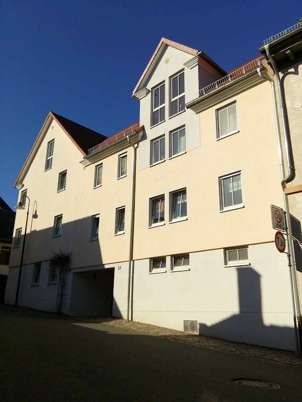 Wunderschöne 3 Zi.Etagenwohnung mit Balkon inkl. 2x Pkw-Stellplätze