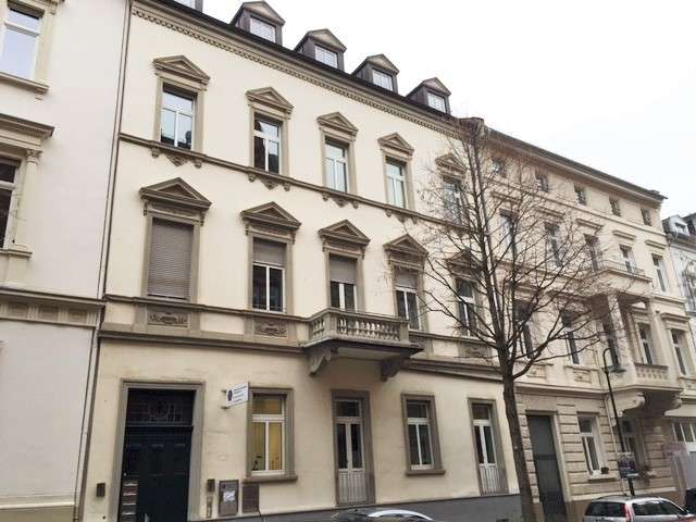 Topsanierte 2 Zi. Dachgeschoss Wohnung -Wohnen in zentraler Innenstadt Lage