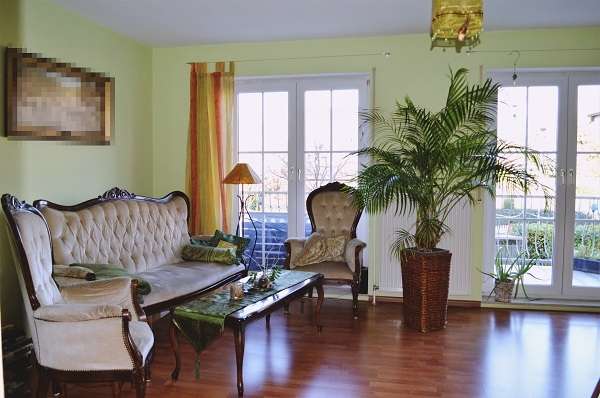 Helle 3 Zi. Maisonette-Wohnung mit EBK und Gartengrundstück -ideal für Single und Pärchen-